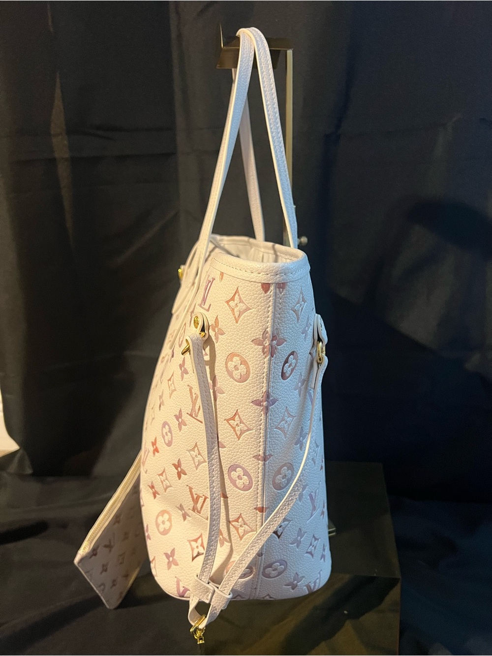 Louis Vuitton “Fashion” White and Pink Monogram Neverfull Tote with Pouch - Picture 4 of 11